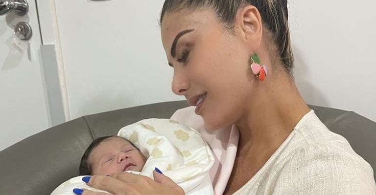 Poliana Rocha se derrete pela netinha, Maria Alice - Reprodução/Instagram
