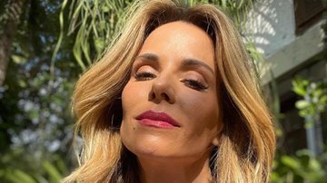 Ana Furtado se diverte após quase desmontar look - Reprodução/Instagram