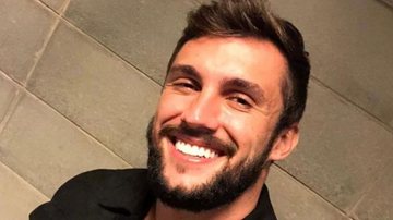 Arthur Picoli surge sem camisa após treinamento - Reprodução/Instagram