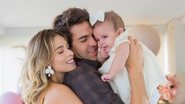 Carol Dias posta fotos em família no mêsversário da filha - Reprodução/Instagram