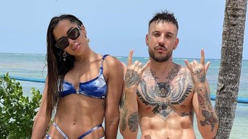 Anitta aproveita dia na praia ao lado de cantor italiano - Reprodução/Instagram