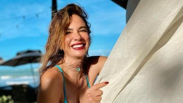 Luciana Gimenez eleva temperatura ao esbanjar boa forma na praia - Reprodução/Instagram
