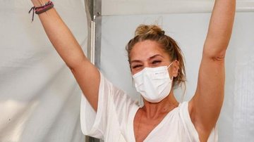 Adriane Galisteu é imunizada contra a Covid-19 - Reprodução/Instagram
