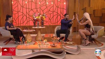 Gil interagiu com Pabllo Vittar no programa 'Encontro' - Divulgação/TV Globo