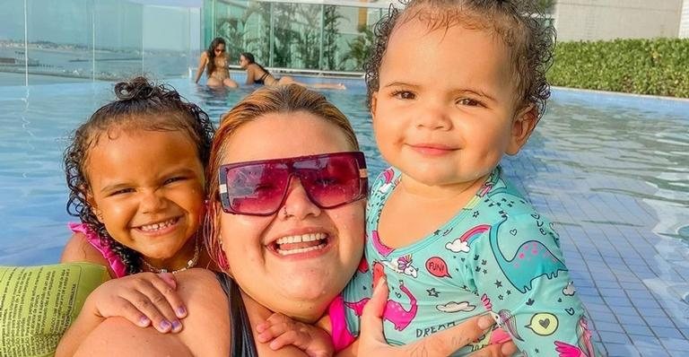 Thais Carla posta vídeo fofíssimo com as filhas e encanta - Reprodução/Instagram