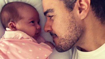 Joaquim Lopes mostra vídeo carinhoso ninando a filha - Reprodução/Instagram