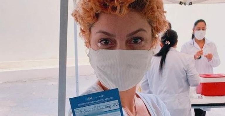 Bárbara Borges chora ao ser vacinada contra Covid-19 - Reprodução/Instagram