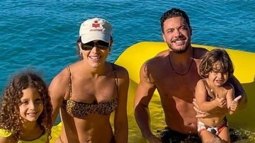 Wesley Safadão posa com a família em jatinho particular - Reprodução/Instagram