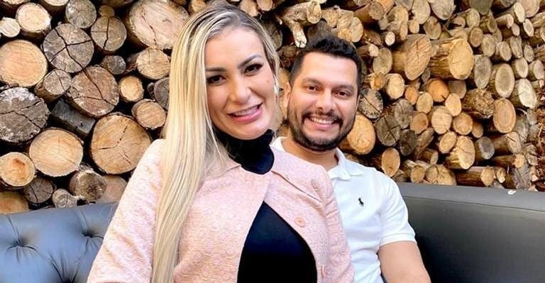 Apaixonada! Andressa Urach homenageia o esposo com colar - Reprodução/Instagram