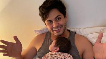 Lucas Veloso curte momento de carinho com a filha, Lua Maria - Reprodução/Instagram