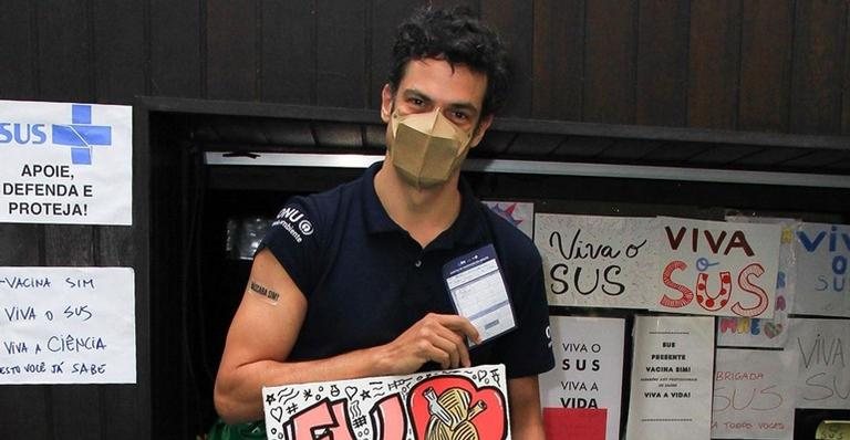 Mateus Solano é vacinado contra Covid-19: ''Muito grato'' - Reprodução/Instagram