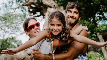Deborah Secco posta sequência de fotos da família na Flórida - Reprodução/Fotos em Orlando
