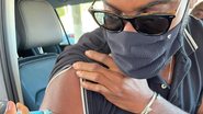 Rafael Zulu recebe primeira dose da vacina contra covid-19 - Reprodução/Instagram