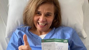 Internada, Claudia Rodrigues toma 2ª dose da vacina da Covid-19 - Reprodução/Instagram