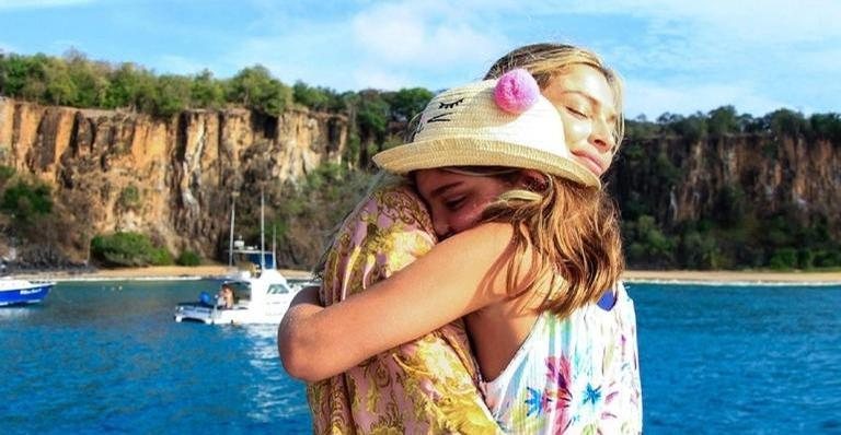 Grazi Massafera surge abraçada com a filha, Sofia, e encanta - Reprodução/Instagram
