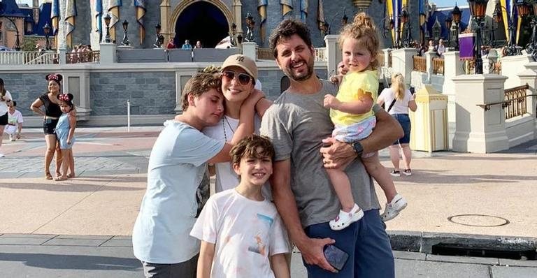 Claudia Leitte surge com o marido e os filhos em viagem - Reprodução/Instagram