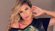 Lívia Andrade aposta em micro top e saia com fenda poderosa - Reprodução/Instagram