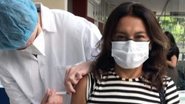 Imunizada! Dira Paes toma segunda dose da vacina da covid-19 - Reprodução/Instagram