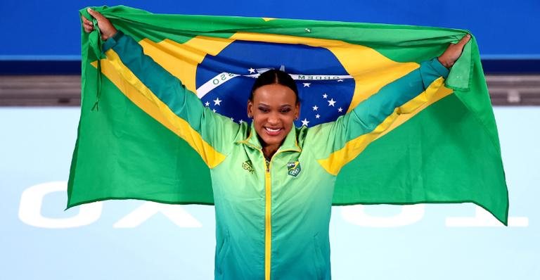 Famosos celebram a medalha de ouro de Rebeca Andrade - Getty Images