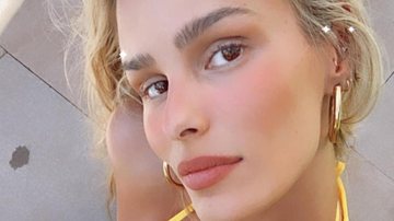 Yasmin Brunet se exibe tomando sol com biquíni fio dental - Reprodução/Instagram