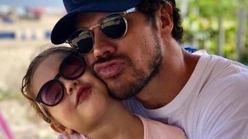 José Loreto se diverte com a filha durante aula de natação - Reprodução/Instagram