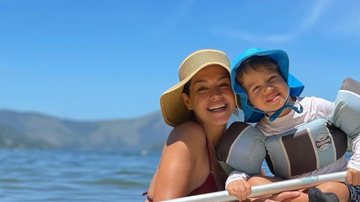 Thais Fersoza esbanja lindo sorriso ao curtir um delicioso banho de mar com o filho caçula, Teodoro - Reprodução/Instagram