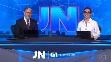 Bonner quase esquece o tradicional 'boa noite' no JN - Reprodução/TV Globo