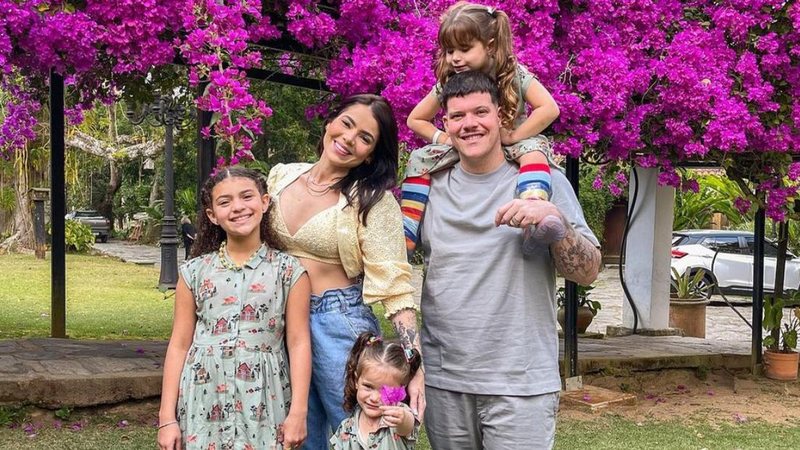 Thaís Vasconcellos e Ferrugem se divertem com as filhas - Reprodução/Instagram