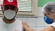 Bráulio Bessa toma segunda dose da vacina da covid-19 - Reprodução/Instagram