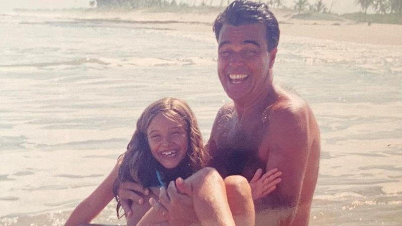 Juliana Paiva relembra clique com o pai e lamenta saudade - Reprodução/Instagram