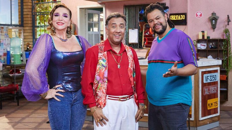 Marisa Orth, Maurício Manfrini e Babu Santana em 'Central de Bicos' - Juliana Coutinho / Divulgação Multishow