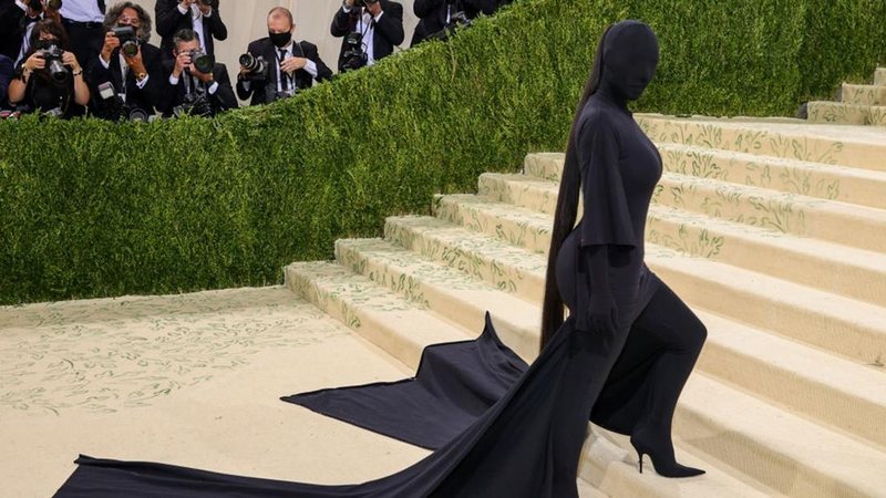 Kim Kardashian escolhe look ousado para o Met Gala 2021 - Crédito: Theo Wargo/Getty Images
