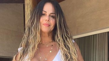 Viviane Araújo pega pesado em treino e esbanja corpão de top e shortinho - Reprodução/Instagram