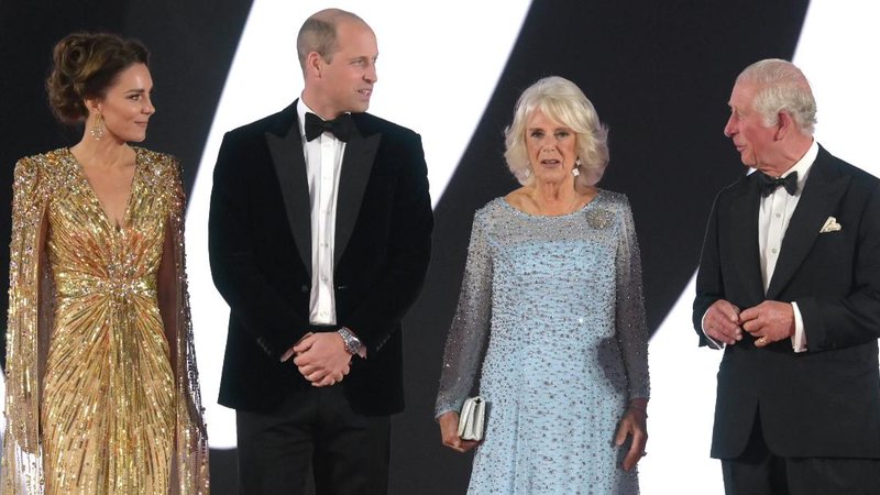 Família real marca presença na première de '007' - Getty Images
