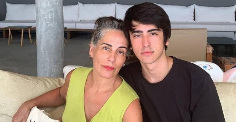Glória Pires se declara para o filho, Bento Morais, em texto de aniversário: ''Te amo muito''