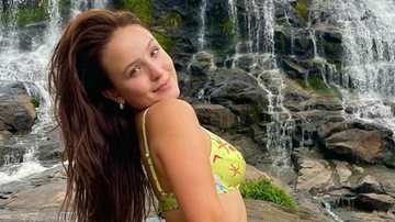 Larissa Manoela esbanja beleza ao surgir de biquíni - Reprodução/Instagram