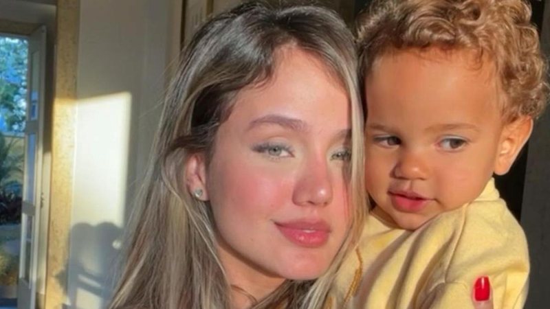 Biah Rodrigues flagra o filho fazendo carinho em sua barriga - Reprodução/Instagram
