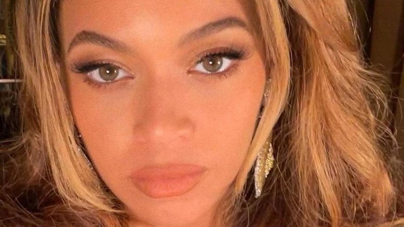 Beyoncé elege look deslumbrante decotado de mais de R$44 mil - Reprodução/Instagram