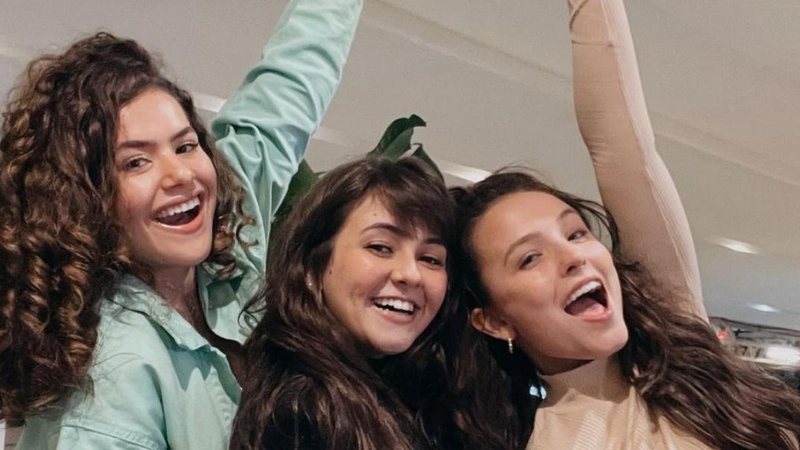 Larissa Manoela surge coladinha com Maísa e Klara Castanho - Foto/Instagram