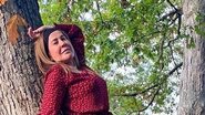 Zilu Godoi posta clique em árvore e rouba a cena na web - Reprodução/Instagram