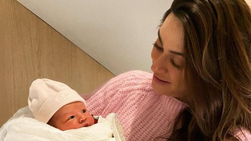 Thaila Ayala conhece Cora, filha da amiga Julia Faria e Guto Cavanha - Reprodução/Instagram
