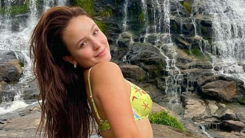 Larissa Manoela exibe sua beleza natural em clique na praia - Foto/Instagram