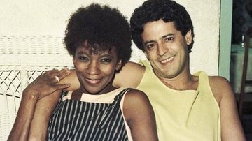 Zezé Motta recorda par romântico com Marcos Paulo em novela - Reprodução/TV Globo