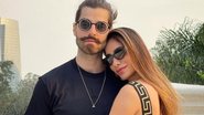 Romana Novais corta cabelo do marido, Alok, em clipe - Reprodução/Instagram