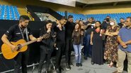 As duplas sertanejas, Henrique e Juliano e Maiara e Maraisa cantam no velório de Marília Mendonça - Reprodução