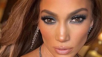 Jennifer Lopez surge deslumbrante com slip dress coladinho - Reprodução/Instagram