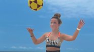 Larissa Manoela joga futevôlei na praia e brinca: 'Jogadora' - Reprodução/Instagram