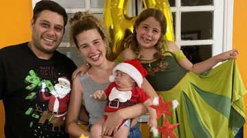 Em clima natalino, Debby Lagranha comemora os 3 meses do filho - Reprodução/Instagram