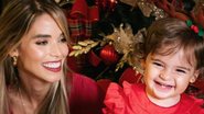 Carol Dias surge em fotos fofas com Esther em clima de Natal - Reprodução/Instagram/Ben e Carol Noel