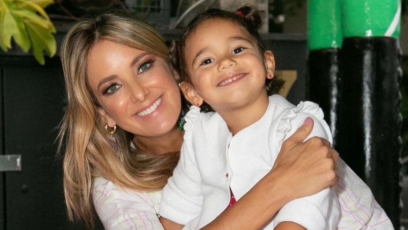Ticiane Pinheiro registra a filha caçula em pé de manga - Reprodução/Instagram